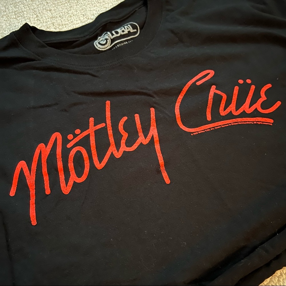 💥SOLD ON DEPOP💥 MÖTLEY CRÜE CROP BAND TEE